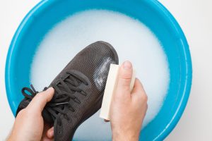 روش شستن کفش
